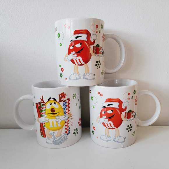 Vintage 3 piece M&Ms Christmas coffee mugs - Picture 2 of 4
